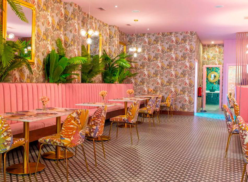 Salón del Restaurante María Tertulia reformado por Pivasa